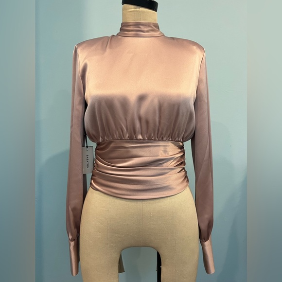 Babaton Tops - Aritzia babaton Rosalia shirt size XS never worn! Tags still on